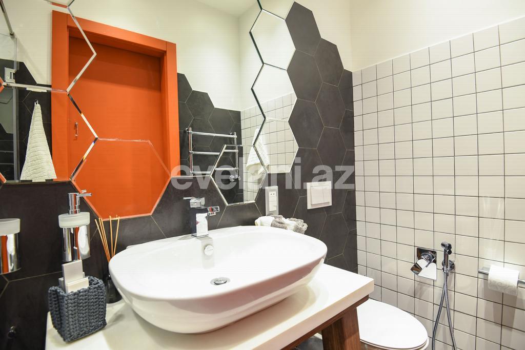 Kirayə verilir, köhnə tikili, 2 otaqlı, 55 m², Bakı, Səbail r, Sahil m.