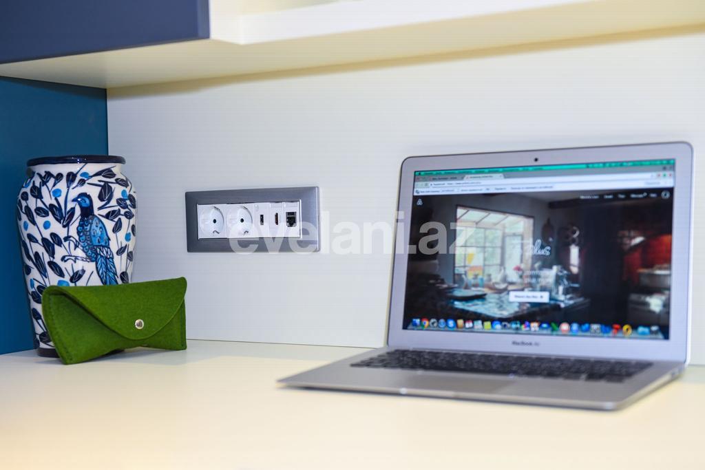 Kirayə verilir, köhnə tikili, 2 otaqlı, 55 m², Bakı, Səbail r, Sahil m.