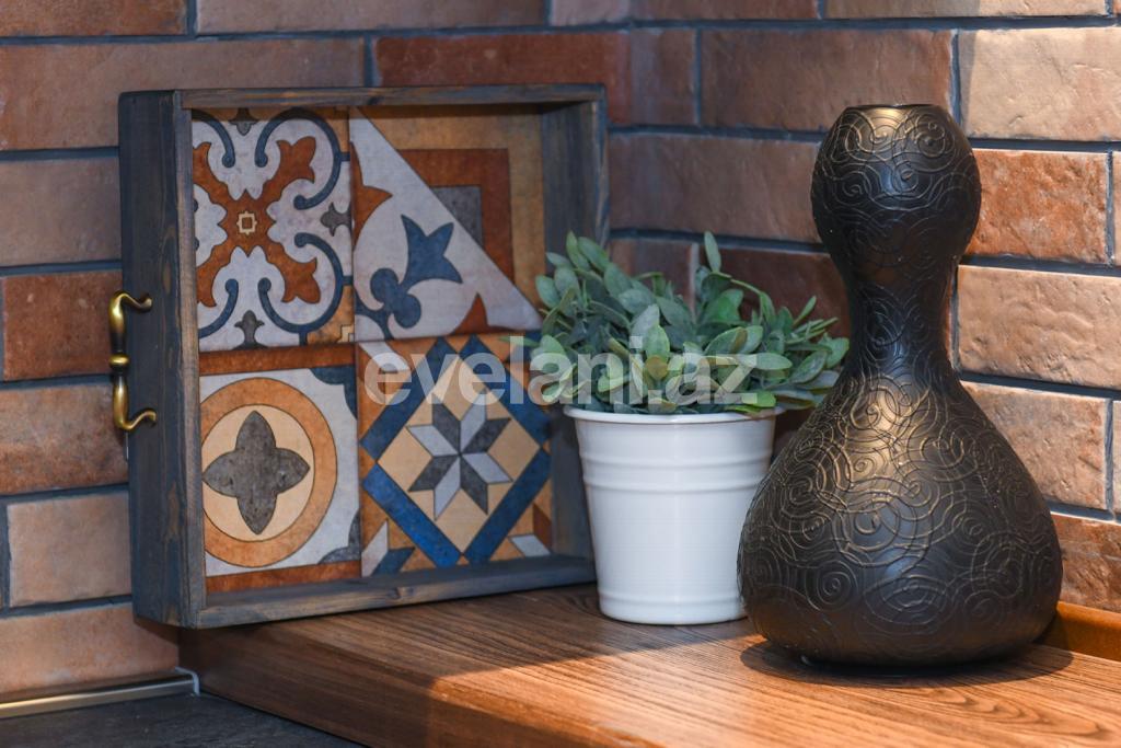 Kirayə verilir, köhnə tikili, 2 otaqlı, 55 m², Bakı, Səbail r, Sahil m.