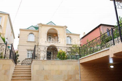 Satılır, həyət evi / bağ, 6 otaqlı, 300 m², Bakı, Səbail r.
