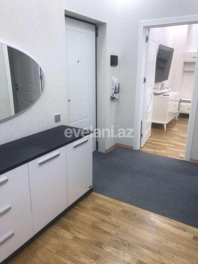 Satılır, yeni tikili, 2 otaqlı, 67 m², Bakı, Nizami r, Qara Qarayev m.