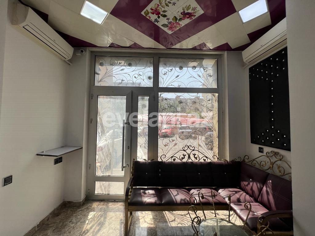 Satılır, ofis, 1 otaqlı, 45 m², Bakı, Binəqədi r, 7-ci mikrorayon q, Azadlıq prospekti m.