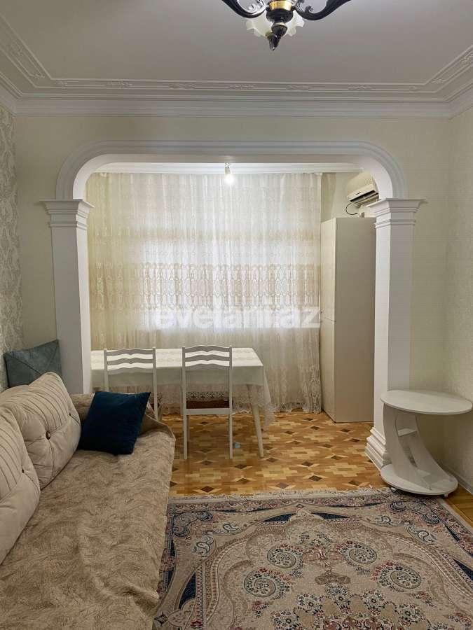 Satılır, köhnə tikili, 3 otaqlı, 70 m², Bakı, Nəsimi r, 5-ci mikrorayon q, 20 yanvar m.