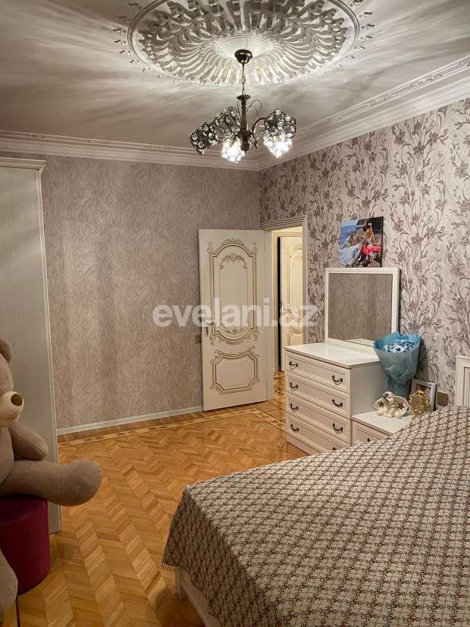 Satılır, köhnə tikili, 3 otaqlı, 70 m², Bakı, Nəsimi r, 5-ci mikrorayon q, 20 yanvar m.