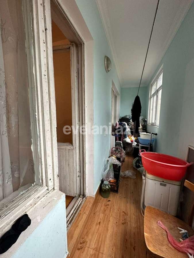 Satılır, köhnə tikili, 3 otaqlı, 80 m², Bakı, Nizami r, 8-ci kilometr q, Xalqlar Dostluğu m.