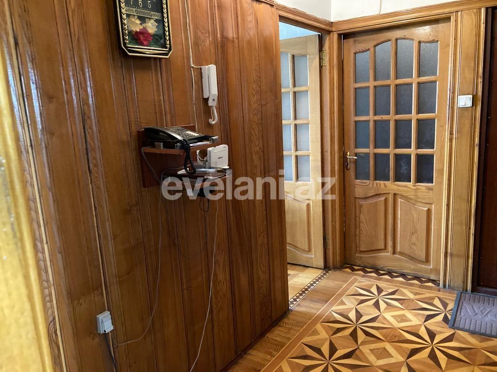 Satılır, köhnə tikili, 4 otaqlı, 105 m², Bakı, Nizami r, 8-ci kilometr q, Xalqlar Dostluğu m.