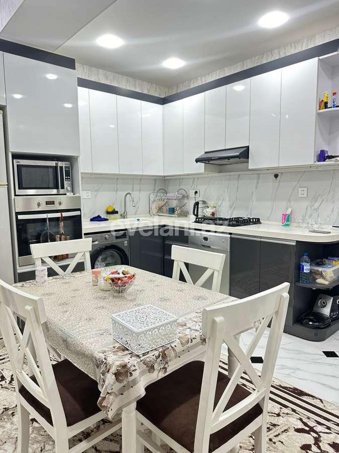 Satılır, yeni tikili, 3 otaqlı, 94 m², Bakı, Nizami r, Qara Qarayev m.