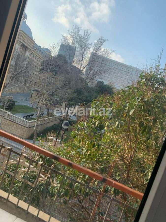 Rent, old building, 2 room, 75 m², Baku, Sabail r.