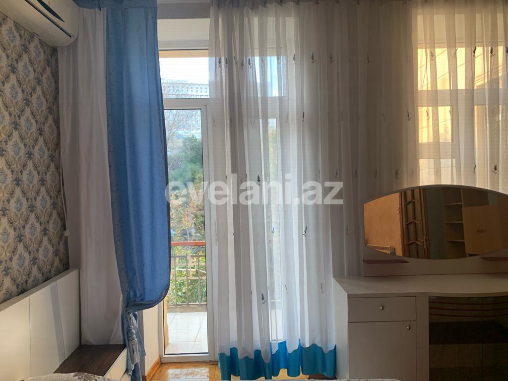 Rent, old building, 2 room, 75 m², Baku, Sabail r.