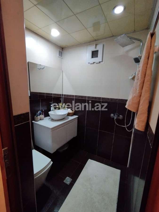 Satılır, köhnə tikili, 3 otaqlı, 61 m², Bakı, Yasamal r, Elmlər Akademiyası m.