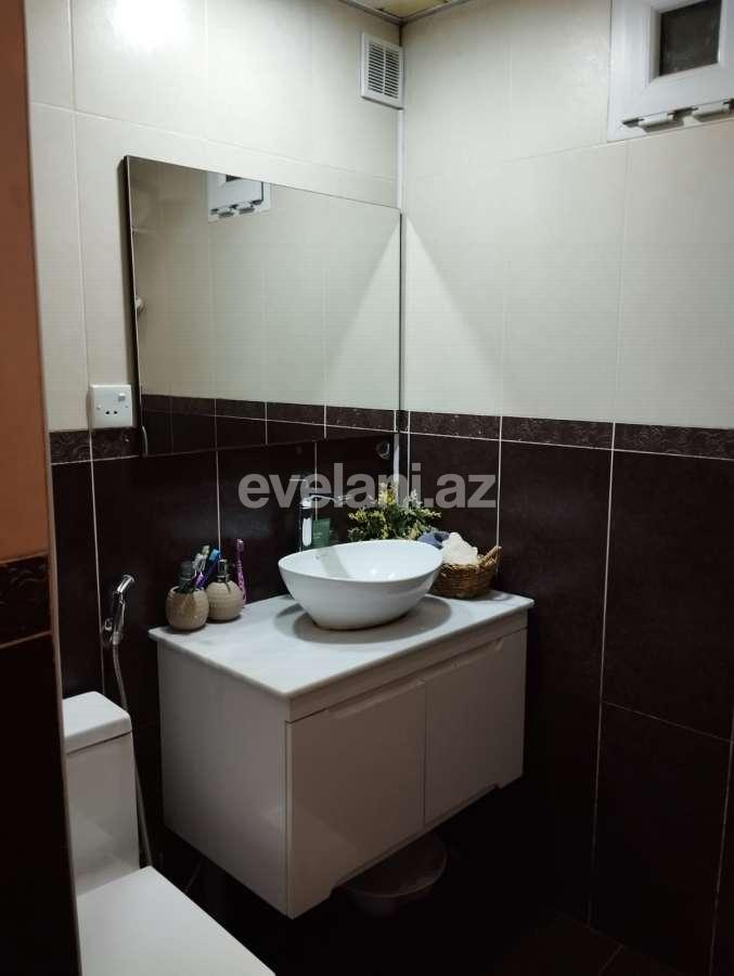 Satılır, köhnə tikili, 3 otaqlı, 61 m², Bakı, Yasamal r, Elmlər Akademiyası m.