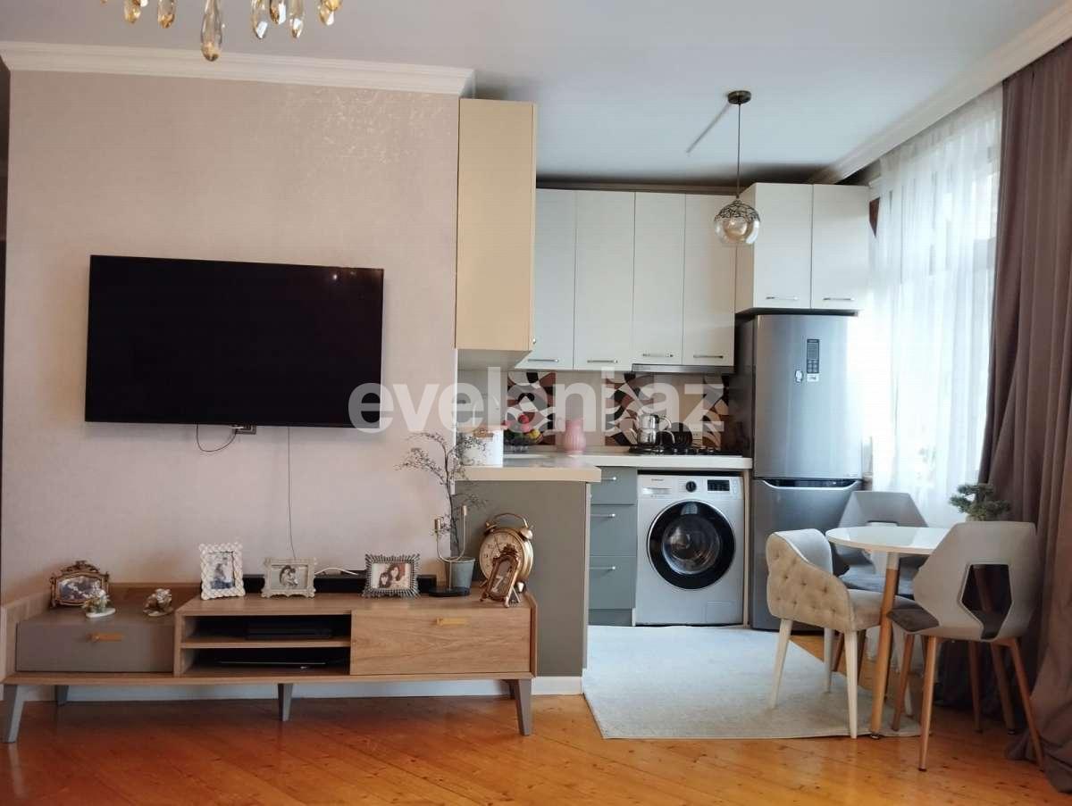 Satılır, köhnə tikili, 3 otaqlı, 61 m², Bakı, Yasamal r, Elmlər Akademiyası m.