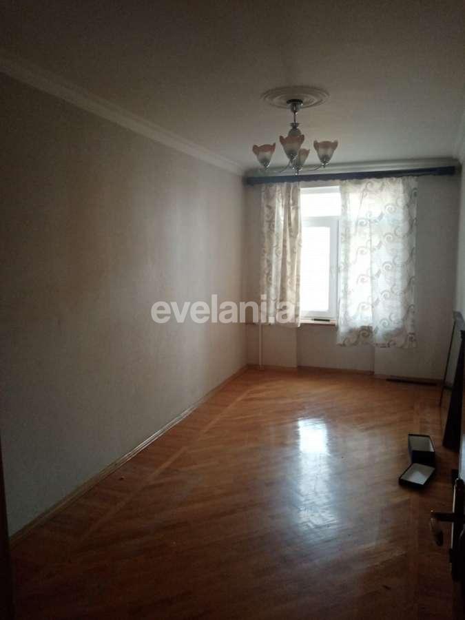 Satılır, köhnə tikili, 3 otaqlı, 70 m², Bakı, Yasamal r, Yasamal q, Elmlər Akademiyası m.