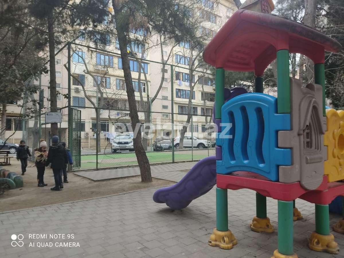 Rent, old building, 4 room, 100 m², Baku, Binagadi r, 8-th microdistrict d, Azadlig prospekti m.