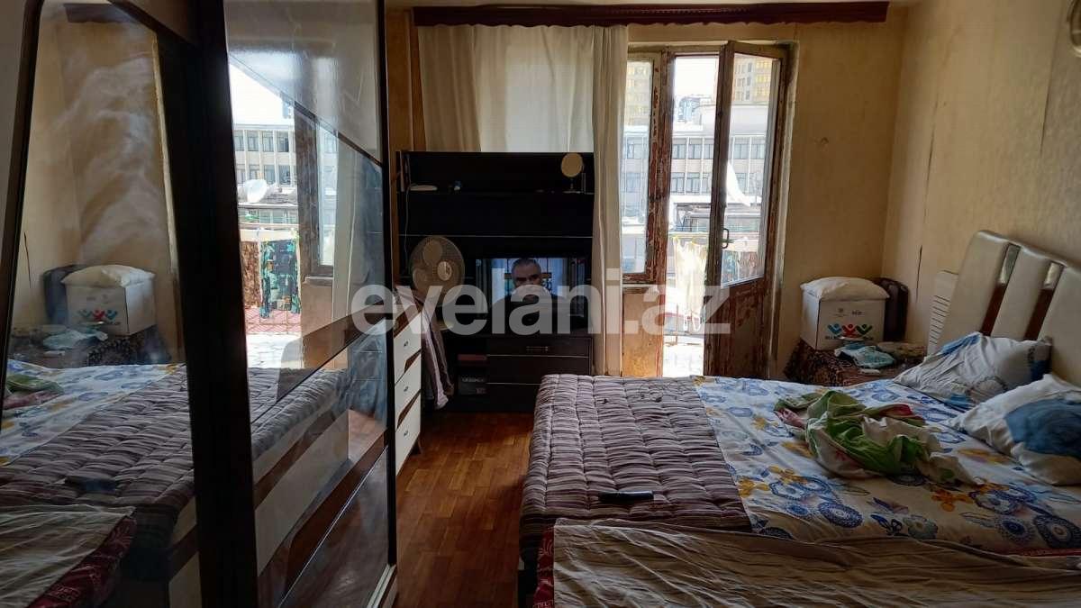 Satılır, köhnə tikili, 3 otaqlı, 60 m², Bakı, Yasamal r, Elmlər Akademiyası m.