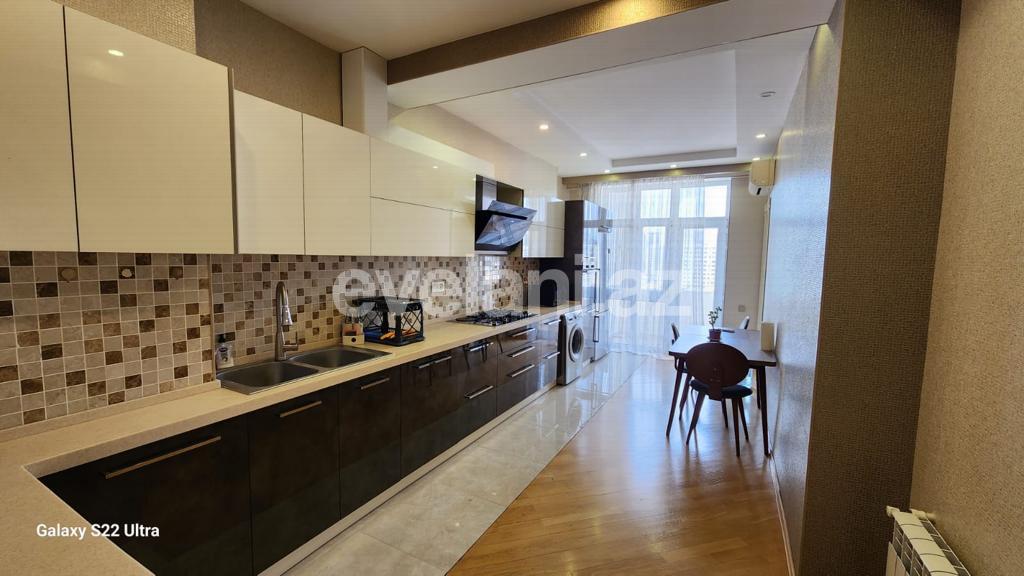 Satılır, yeni tikili, 3 otaqlı, 145 m², Bakı, Yasamal r, Elmlər Akademiyası m.