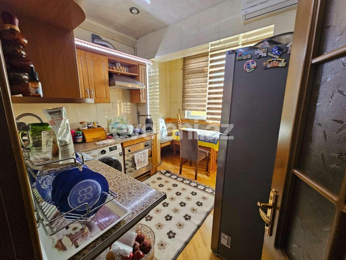 Satılır, köhnə tikili, 2 otaqlı, 70 m², Bakı, Nərimanov r, Nəriman Nərimanov m.