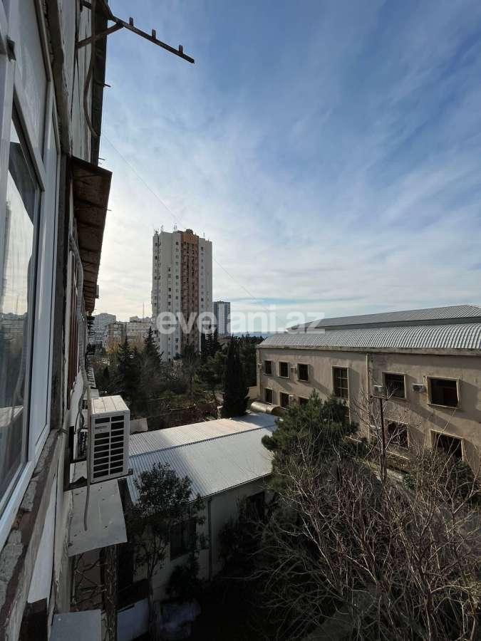 Sale, old building, 3 room, 90 m², Baku, Binagadi r, 9-th microdistrict d.