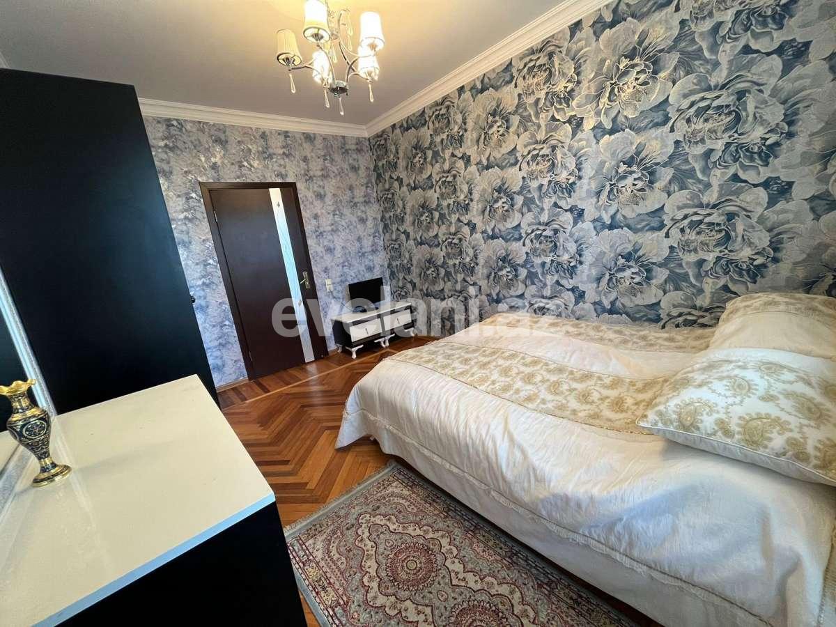 Sale, old building, 3 room, 90 m², Baku, Binagadi r, 9-th microdistrict d.