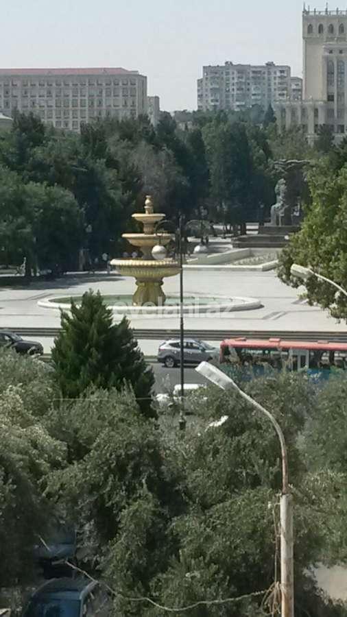 Satılır, yeni tikili, 3 otaqlı, 130 m², Bakı, Yasamal r, Elmlər Akademiyası m.