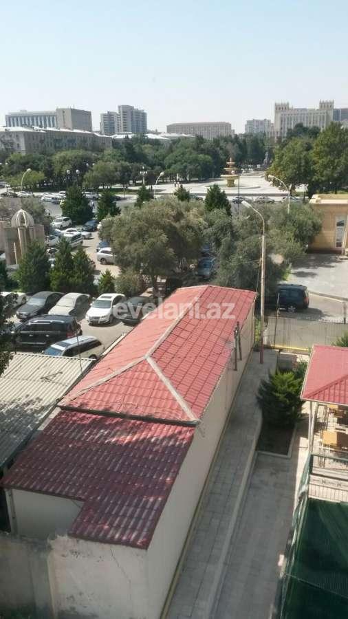 Satılır, yeni tikili, 3 otaqlı, 130 m², Bakı, Yasamal r, Elmlər Akademiyası m.