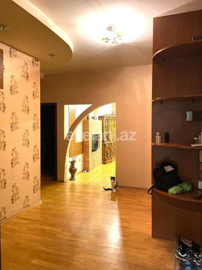 Satılır, yeni tikili, 2 otaqlı, 70 m², Bakı, Nizami r, Qara Qarayev m.