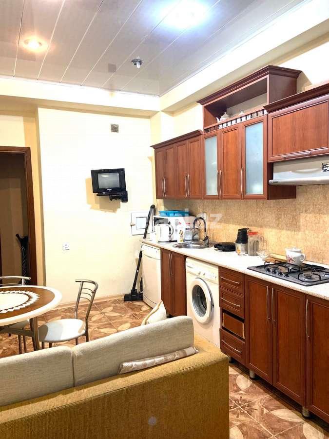 Satılır, yeni tikili, 2 otaqlı, 70 m², Bakı, Nizami r, Qara Qarayev m.