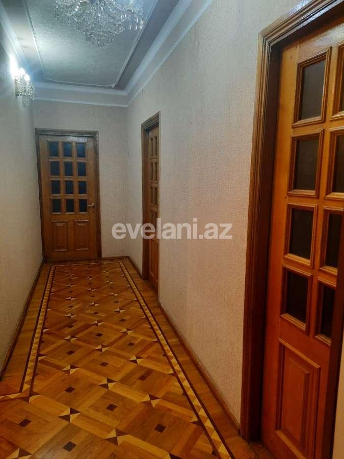 Satılır, köhnə tikili, 5 otaqlı, 125 m², Bakı, Binəqədi r, 8-ci mikrorayon q.