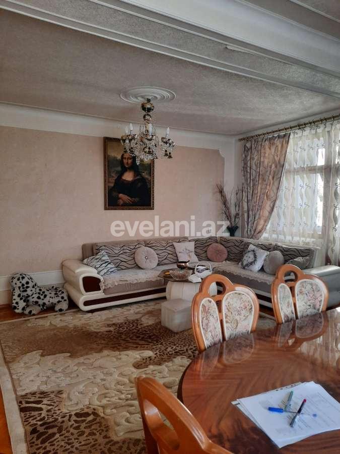Satılır, köhnə tikili, 5 otaqlı, 125 m², Bakı, Binəqədi r, 8-ci mikrorayon q.