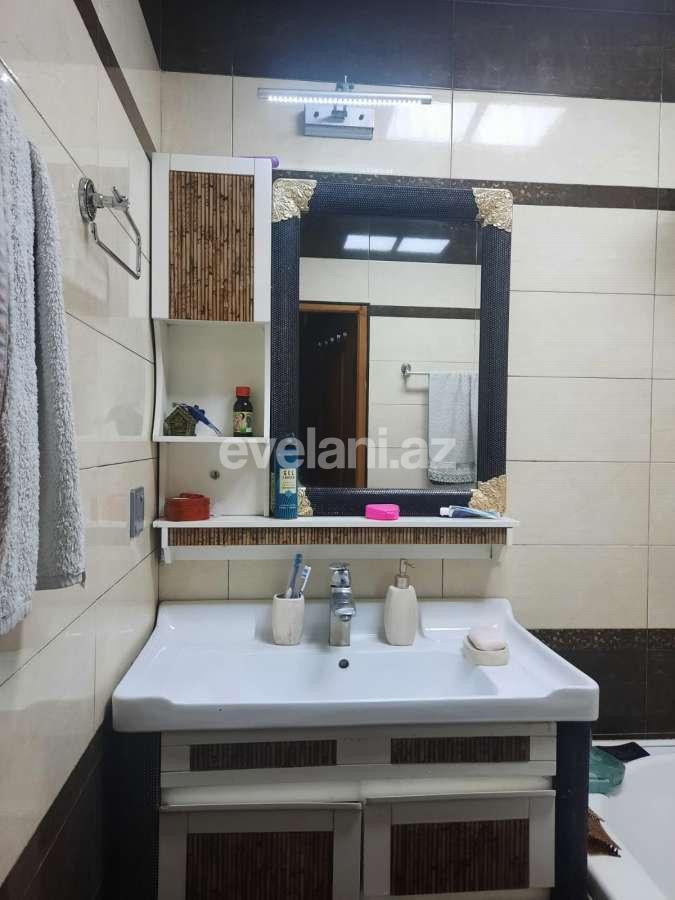 Satılır, köhnə tikili, 5 otaqlı, 125 m², Bakı, Binəqədi r, 8-ci mikrorayon q.