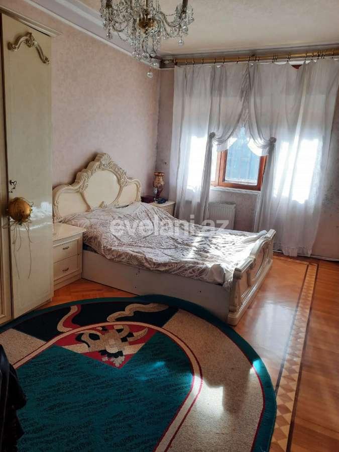 Satılır, köhnə tikili, 5 otaqlı, 125 m², Bakı, Binəqədi r, 8-ci mikrorayon q.