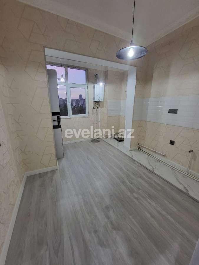 Satılır, köhnə tikili, 2 otaqlı, 47 m², Bakı, Binəqədi r, 8-ci mikrorayon q, Azadlıq prospekti m.