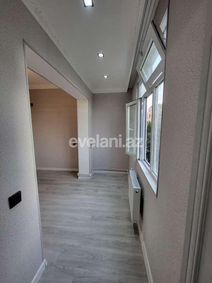 Satılır, köhnə tikili, 2 otaqlı, 47 m², Bakı, Binəqədi r, 8-ci mikrorayon q, Azadlıq prospekti m.