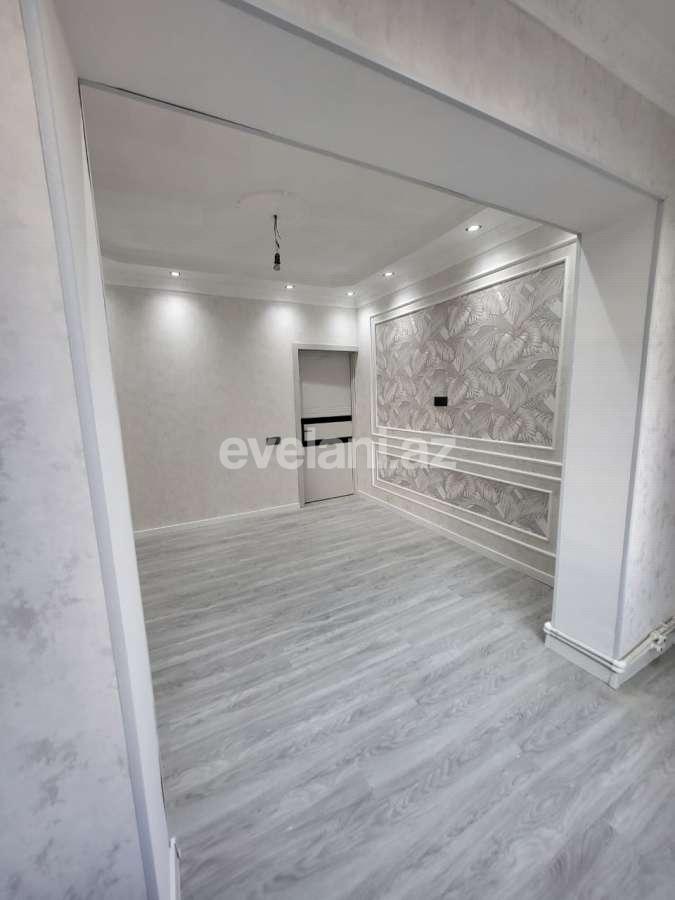 Satılır, köhnə tikili, 2 otaqlı, 47 m², Bakı, Binəqədi r, 8-ci mikrorayon q, Azadlıq prospekti m.