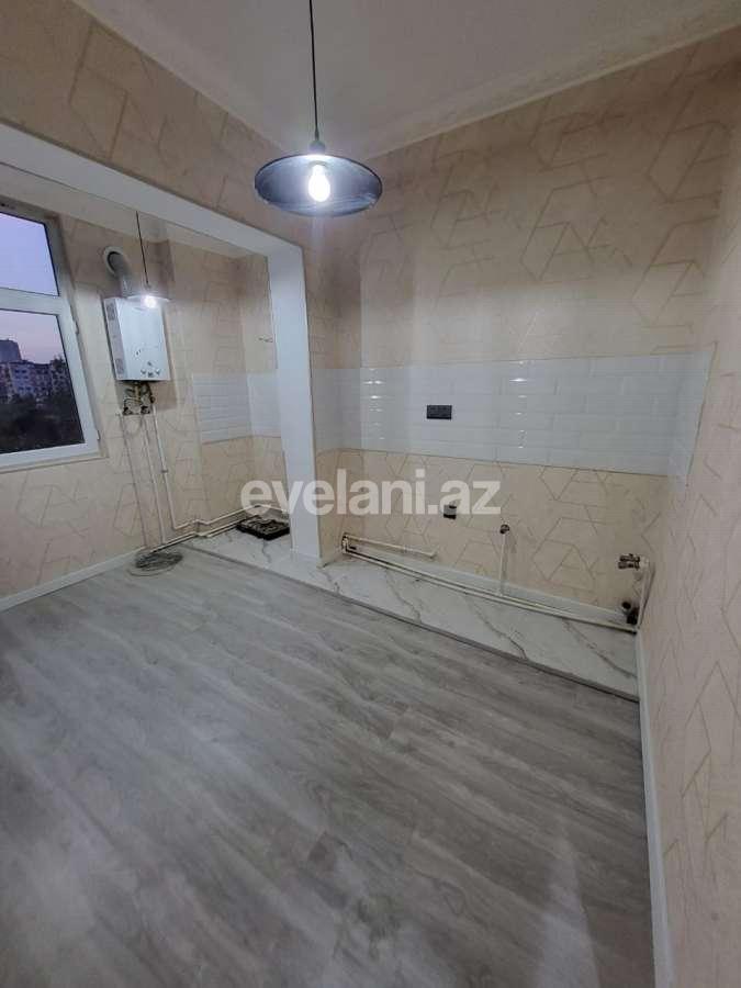 Satılır, köhnə tikili, 2 otaqlı, 47 m², Bakı, Binəqədi r, 8-ci mikrorayon q, Azadlıq prospekti m.