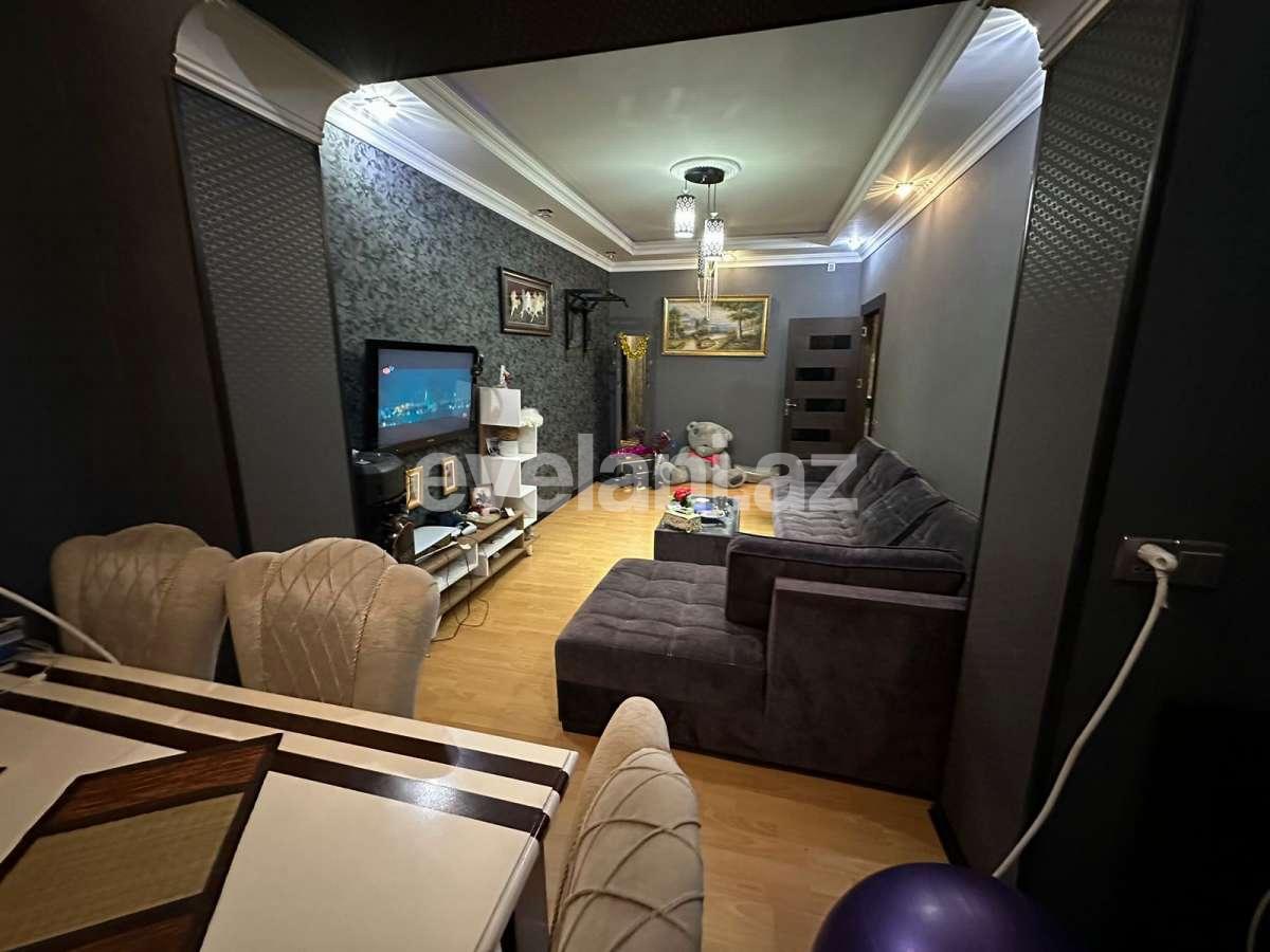 Satılır, köhnə tikili, 3 otaqlı, 78 m², Bakı, Binəqədi r, 7-ci mikrorayon q, Azadlıq prospekti m.