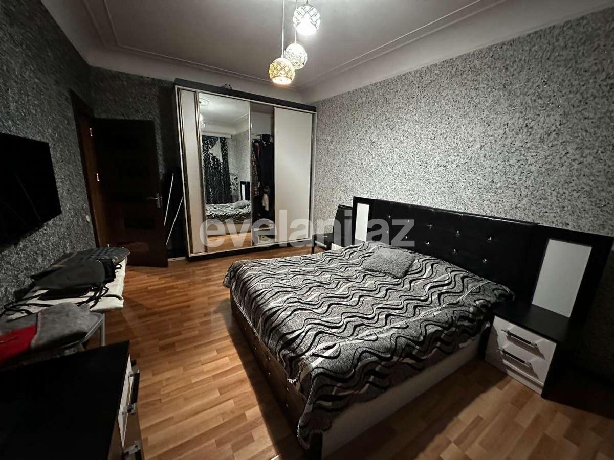 Satılır, köhnə tikili, 3 otaqlı, 78 m², Bakı, Binəqədi r, 7-ci mikrorayon q, Azadlıq prospekti m.