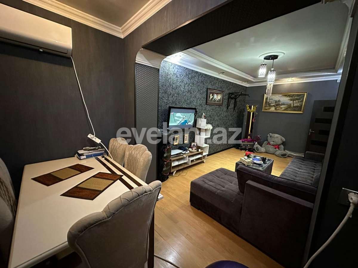 Satılır, köhnə tikili, 3 otaqlı, 78 m², Bakı, Binəqədi r, 7-ci mikrorayon q, Azadlıq prospekti m.