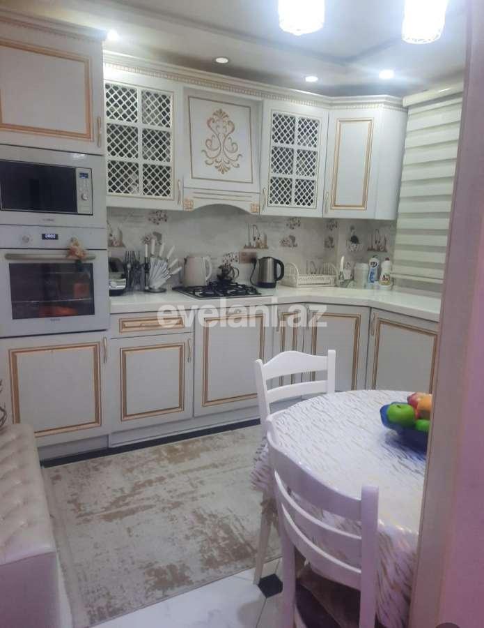 Satılır, köhnə tikili, 2 otaqlı, 69.99 m², Bakı, Yasamal r, Elmlər Akademiyası m.