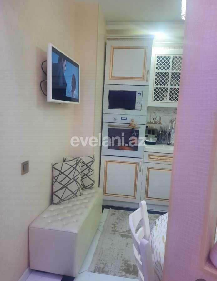 Satılır, köhnə tikili, 2 otaqlı, 69.99 m², Bakı, Yasamal r, Elmlər Akademiyası m.