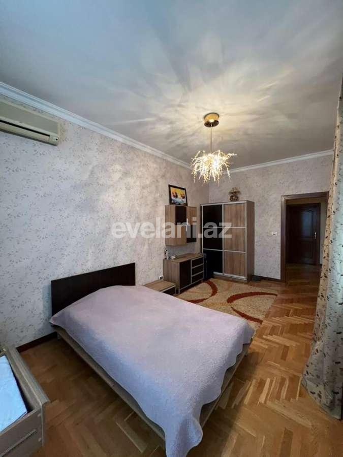 Satılır, köhnə tikili, 4 otaqlı, 200 m², Bakı, Yasamal r, Elmlər Akademiyası m.