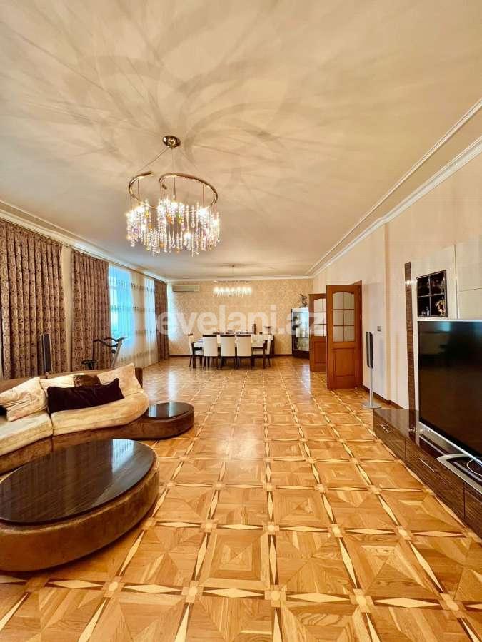 Satılır, köhnə tikili, 4 otaqlı, 200 m², Bakı, Yasamal r, Elmlər Akademiyası m.