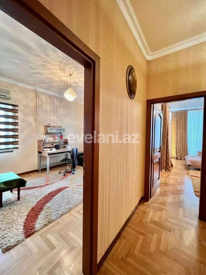 Satılır, köhnə tikili, 4 otaqlı, 200 m², Bakı, Yasamal r, Elmlər Akademiyası m.