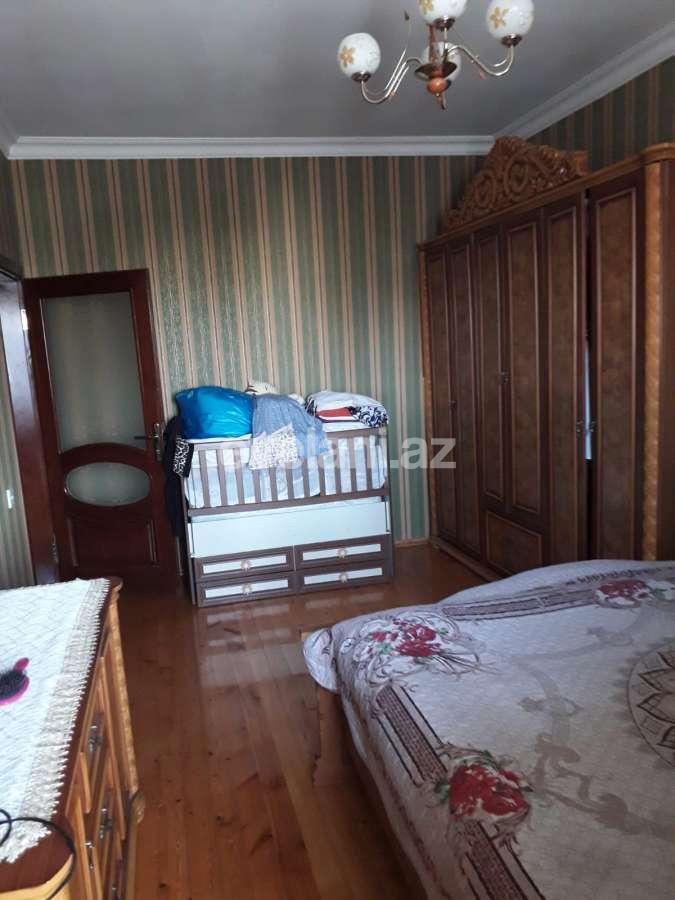 Satılır, köhnə tikili, 3 otaqlı, 70 m², Bakı, Nizami r, Xalqlar Dostluğu m.