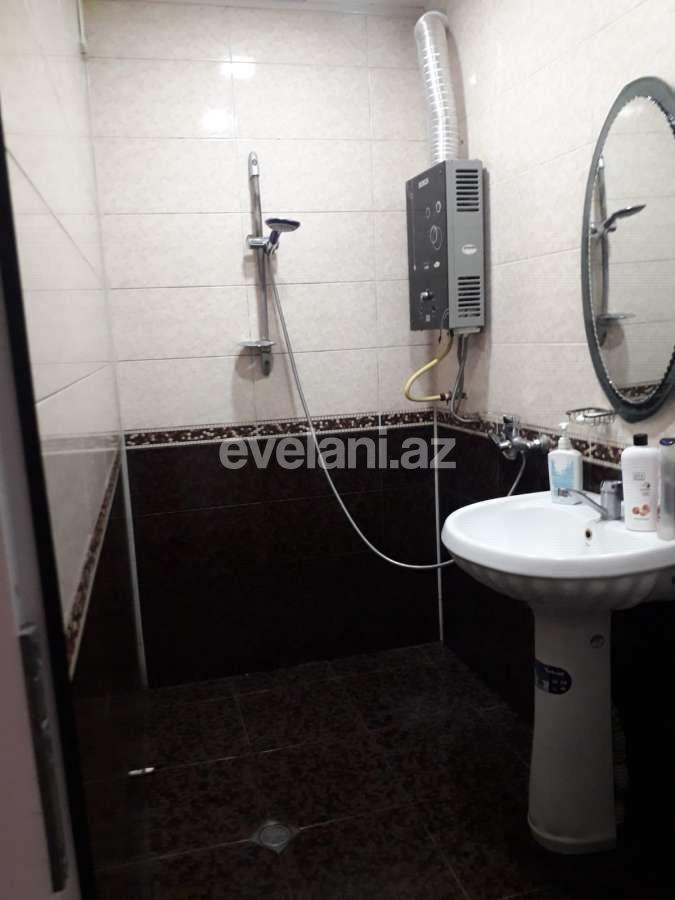 Satılır, köhnə tikili, 3 otaqlı, 70 m², Bakı, Nizami r, Xalqlar Dostluğu m.
