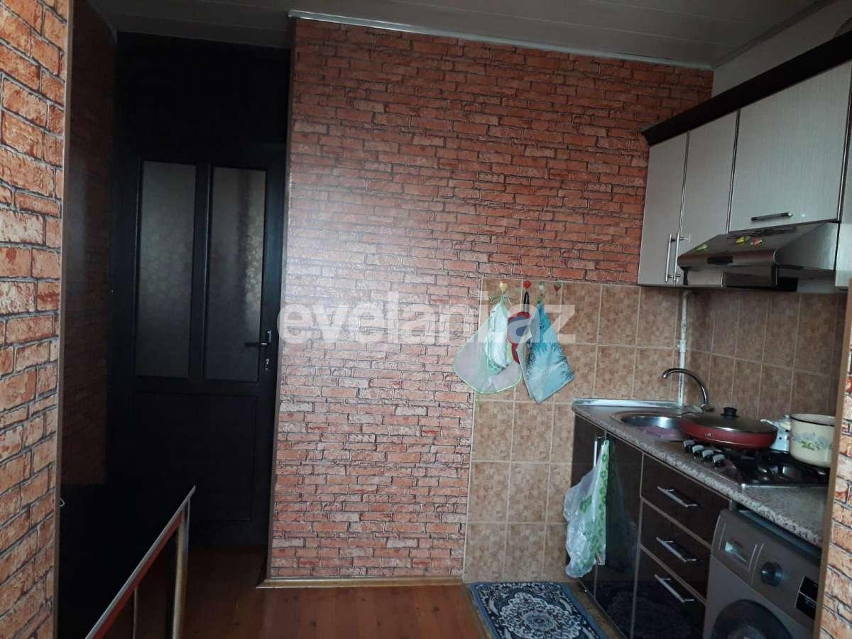 Satılır, köhnə tikili, 3 otaqlı, 70 m², Bakı, Nizami r, Xalqlar Dostluğu m.