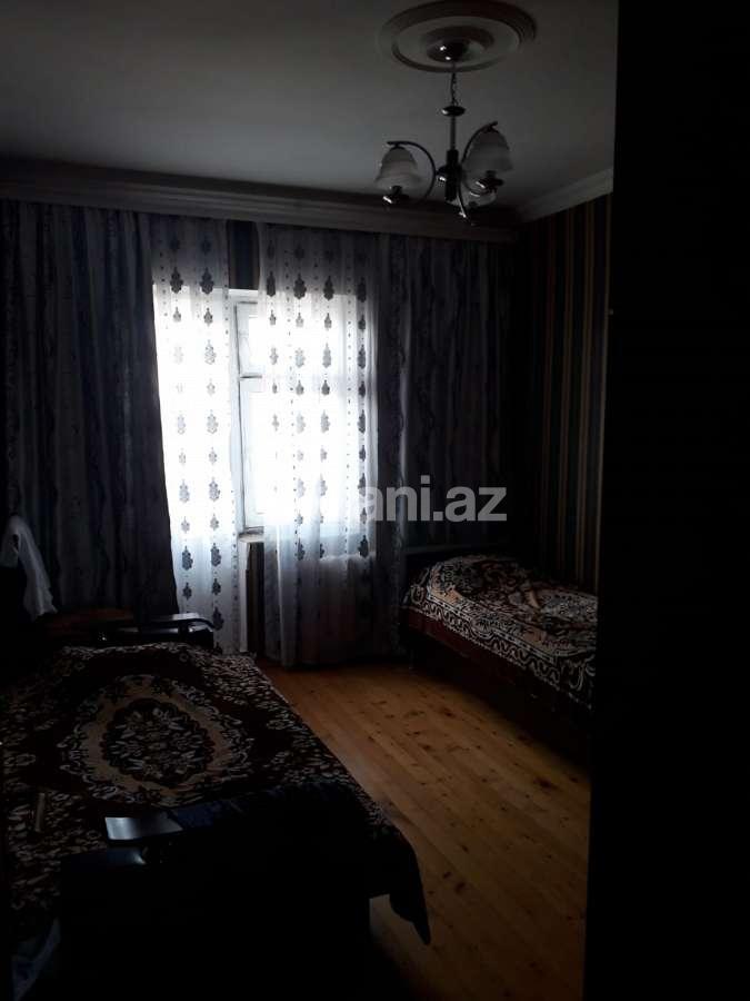 Satılır, köhnə tikili, 3 otaqlı, 70 m², Bakı, Nizami r, Xalqlar Dostluğu m.