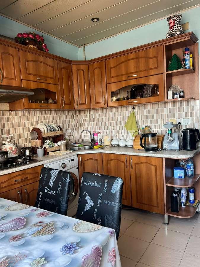 Satılır, köhnə tikili, 4 otaqlı, 100 m², Bakı, Yasamal r, Yeni Yasamal q, İnşaatçılar m.