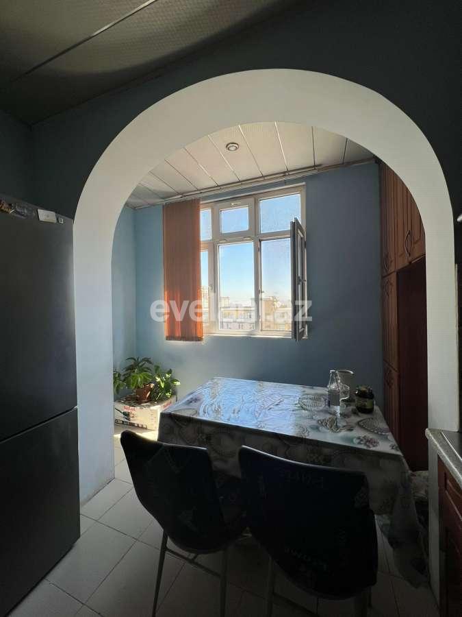 Satılır, köhnə tikili, 4 otaqlı, 100 m², Bakı, Yasamal r, Yeni Yasamal q, İnşaatçılar m.