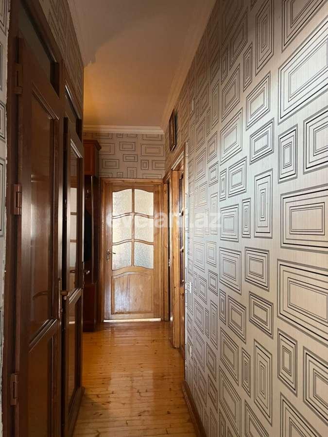 Satılır, köhnə tikili, 4 otaqlı, 100 m², Bakı, Yasamal r, Yeni Yasamal q, İnşaatçılar m.